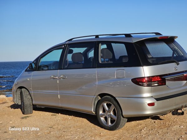 Toyota Previa - Image 4