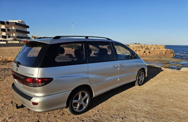 Toyota Previa - Image 5