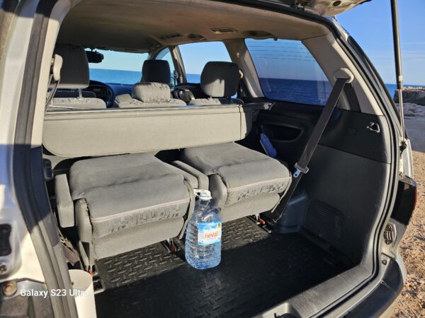 Toyota Previa - Image 7